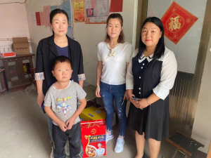 北庄镇昊晟幼儿园中秋前夕慰问走访贫困户儿童-爱山亭网