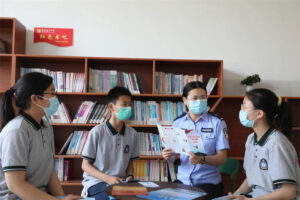 送法进校园，普法护少年-爱山亭网