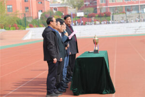 枣庄十八中：人间最美四月天 足球联赛正当时-爱山亭网