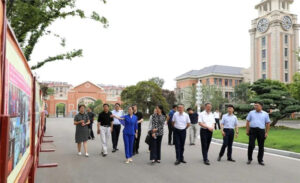 齐齐哈尔市政府考察团莅临枣庄翔宇中学参观交流-爱山亭网