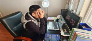 枣庄翔宇中学:隔屏有爱，共“课”时艰-爱山亭网