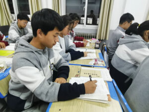 枣庄十八中：高一举行“树规矩 养习惯”课堂行为规范养成活动-爱山亭网