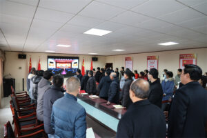 枣庄十八中收看中国共产党枣庄市第十二次代表大会开幕式-爱山亭网