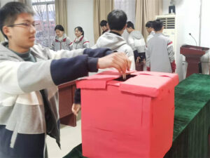 枣庄十八中：爱心托起希望 真情温暖人心-爱山亭网