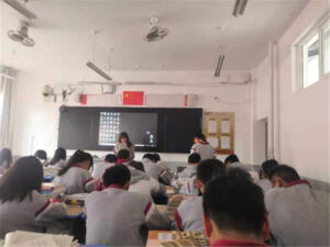 枣庄十八中青蓝工程：师徒手牵手 示范促成长-爱山亭网