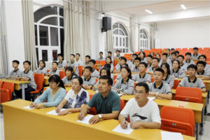 德育经纬：搭最好的台，寻最亮的你-爱山亭网