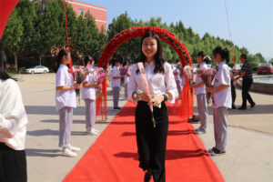 守望初心 最美绽放―――枣庄十八中喜迎第37个教师节-爱山亭网