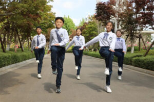 活力课间舞：校园版《本草纲目》毽子操，走起！-爱山亭网