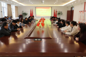 枣庄翔宇中学开展“不负时代，振兴中华”主题党日活动-爱山亭网