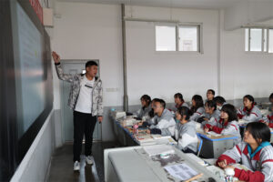 枣庄十八中：高二年级“强基提能素养”课堂-爱山亭网