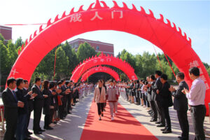 枣庄十八中2021届高三成人礼：百年薪火 责任相传-爱山亭网