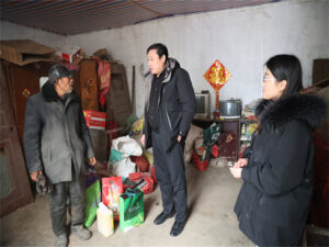 枣庄十八中：爱意满寒冬 真情暖人心-爱山亭网