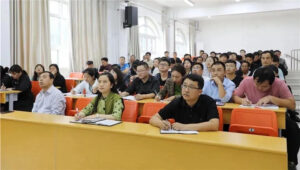 安全专题会议:紧绷安全教育弦 守住学生安全关-爱山亭网