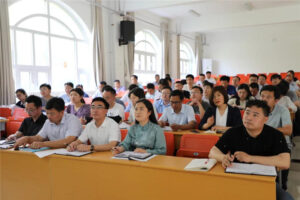 第三期“班主任大讲堂”开讲-爱山亭网