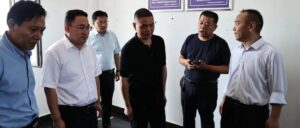 左文来我区开展巡河调研活动-爱山亭网