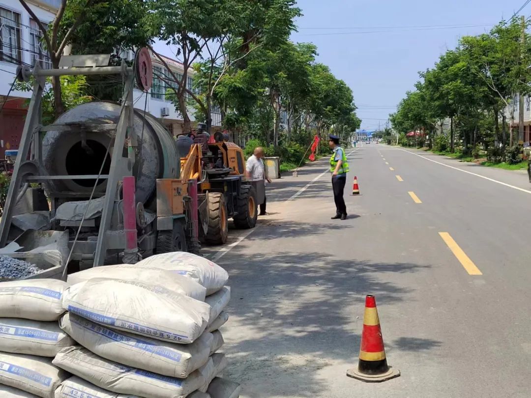 图片[2]-共创全国文明城市 | 加强公路夏季养护 打造美丽公路山亭样板-爱山亭网