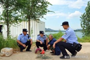 山亭公安生态警务唱响水上“田园牧歌”播-爱山亭网