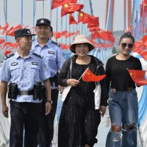 国庆我在岗 | 巡防护安 “警”色美-爱山亭网