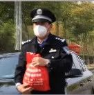 微视频 | 民警化身“配送员”连续多日为患病老人送饭上门-爱山亭网