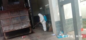 防控疫情丨环卫工人坚守岗位为城市“消毒”保洁-爱山亭网