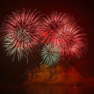 非法经营烟花爆竹，2人被采取刑事强制措施！-爱山亭网