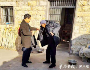 按需帮扶 让贫困群众安全温暖过冬-爱山亭网
