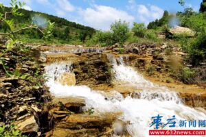 雨后泉开 美景醉人-爱山亭网