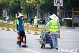 薛城区道路交通标线“换新颜”-爱山亭网