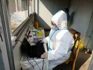 疫情防控工作中的“冰墩墩”-爱山亭网