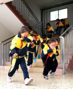 消防安全进校园-爱山亭网