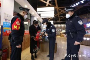 台儿庄公安强化“巡查宣防”为平安春节护航-爱山亭网