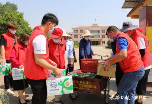 情系端午 爱在兴城 两志愿者团队端午节慰问敬老院老人和环卫工人-爱山亭网