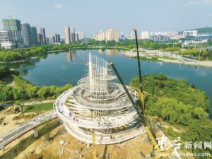 景观地标加速收尾-爱山亭网