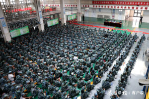 法制宣传进校园撑起平安伞-爱山亭网