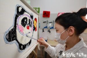 市民爱上DIY“毛线墩墩”-爱山亭网