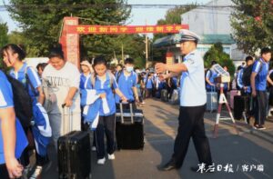 滕州交警大队张汪中队多措并举织牢“中秋”“国庆”双节道路交通安全防线-爱山亭网