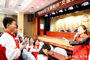 “四进”宣传文明交通行-爱山亭网