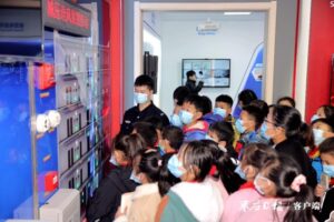 学生进警营 共筑“平安墙”-爱山亭网