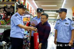 节前消防安全大检查 筑牢居民安全防火线-爱山亭网