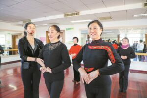 花甲学员 “充电”忙-爱山亭网