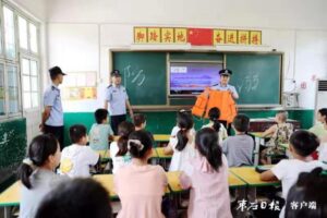 防溺水安全宣传进校园 筑牢学生暑期“安全墙”-爱山亭网