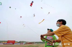 全省各地风筝高手“筝艳”滕州-爱山亭网