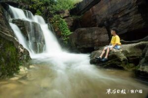 榴园飞瀑-爱山亭网