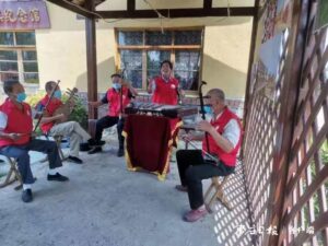 文艺志愿者积极战“疫”伴群众-爱山亭网