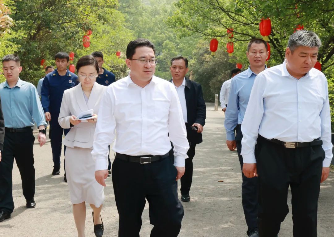 图片[2]-刘洪鹏现场督导枣庄市第十三届全民健身运动会开幕式暨登山比赛筹备工作-爱山亭网
