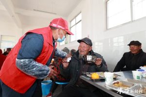 爱心食堂关爱老年人和残疾人-爱山亭网